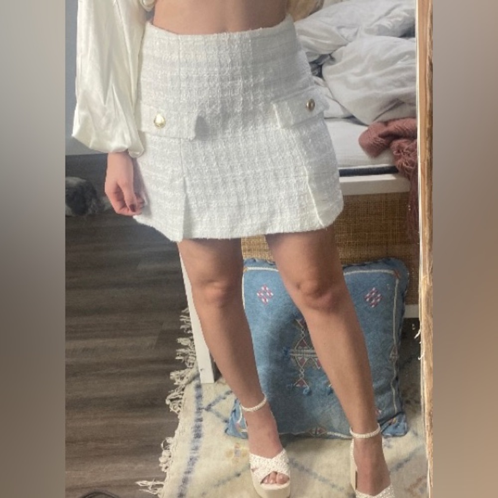 Zara skirt size small never worn